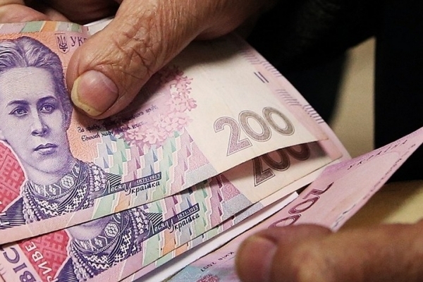 Псевдопрацівник банку видурив в жительки Прикарпаття вісім тисяч гривень