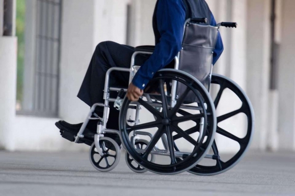 Франківські чиновники пересядуть на інвалідні візки