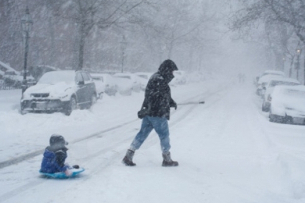 Через сильний сніг та ожеледь в Івано-Франківську травмувалося декілька людей