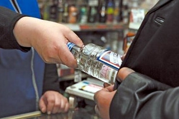 В Івано-Франківську любителів нелегального алкоголю лякають «Тверезим Миколаєм»