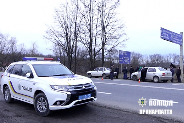 На Івано-Франківщині поліція затримала злодіїв, які обікрали понад 10 квартир в різних районах