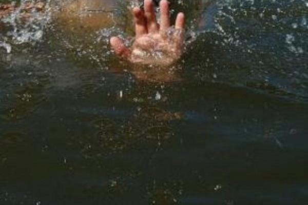 На Прикарпатті у річці знайшли тіло молодої жінки
