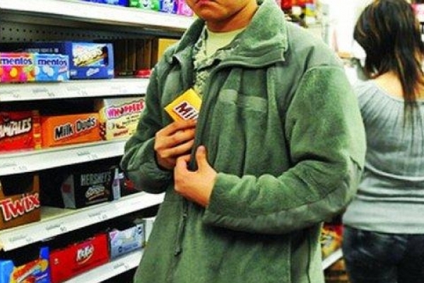 Злодій із Тисмениччини накрав у супермаркеті товарів на 2000 гривень