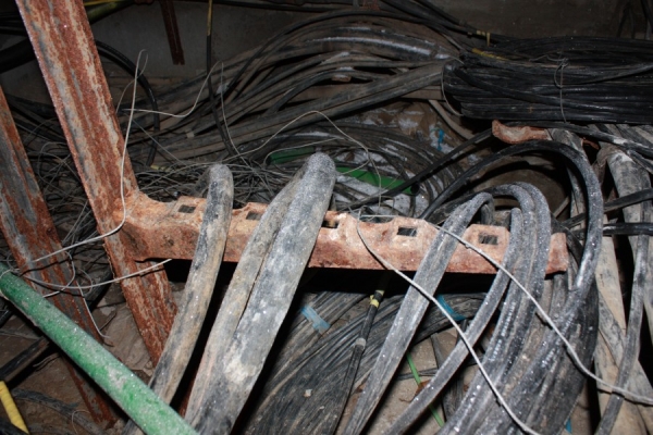 У Калуші злодія затримали в колодязі кабельної каналізації