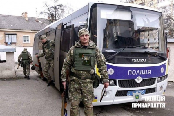 Загін прикарпатських правоохоронців повернувся із неспокійного Донбасу (Фото)