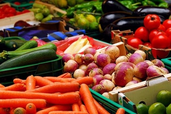 Прикарпатцям на замітку: фахівці розповіли, як купити ранні овочі без нітратів