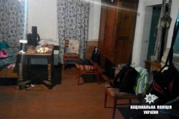 Вночі на Прикарпатті юнак та підліток пограбували квартиру