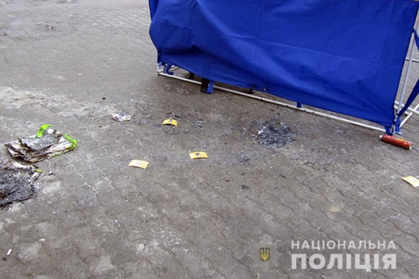 На Івано-Франківщині чоловік підпалив агітаційну палатку однієї із політичних партій