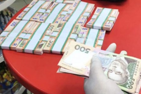 60000 гривень і 8000 євро – двоє франківських пенсіонерів віддали шахраям фантастичні суми