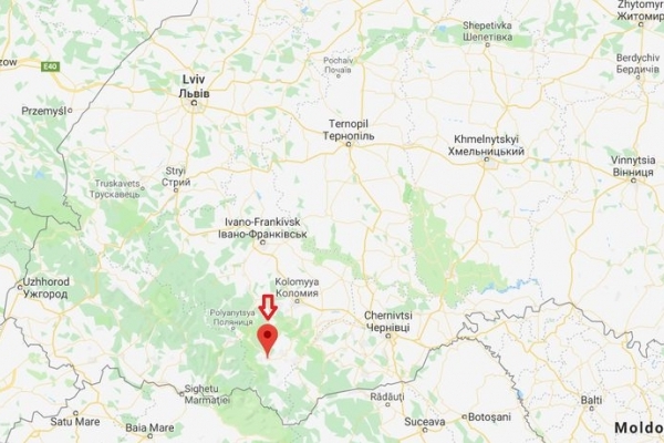На Івано-Франківщині авто з туристами впало у річку з висоти 40 метрів: троє людей загинули