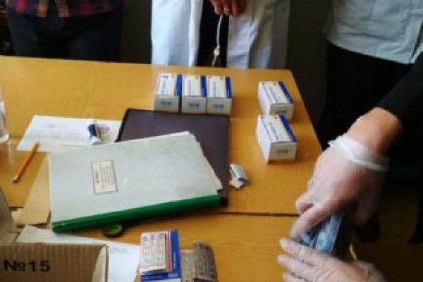 На Франківщині 27-річний лікар незаконно видавав наркотики: поліція розпочала слідство