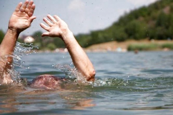 На Прикарпатті в озері загинув 70-річний рибалка