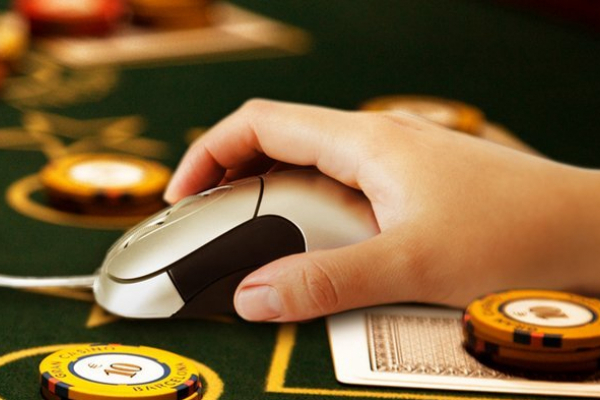 Чому онлайн казино цікавіше ніж покер чи ставки на спорт