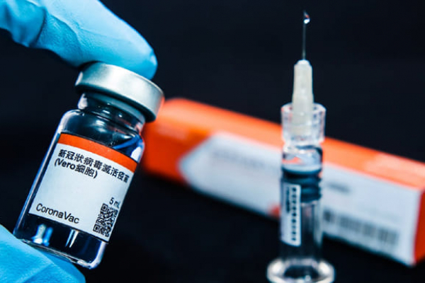 На Прикарпаття вже їде китайська вакцина CoronaVac