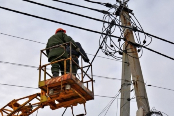 На Івано-Франківщині майже 900 боржникам відключили електроенергію