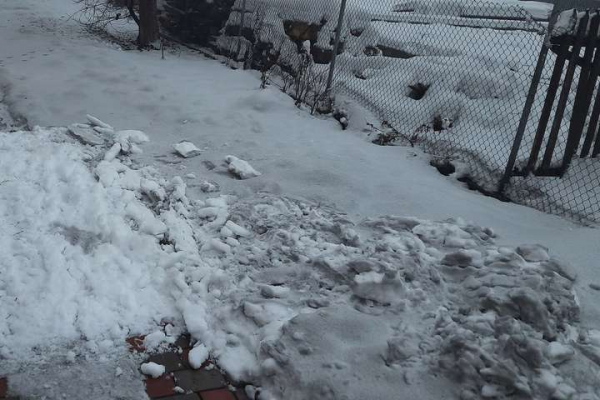 На Івано-Франківщині випав «чорний» сніг