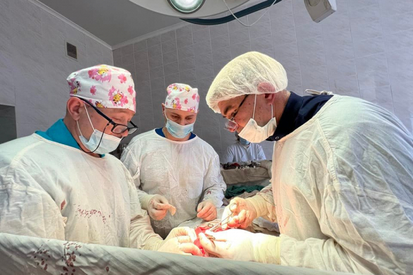 В обласній дитячій лікарні провели унікальну операцію семирічному пацієнтові