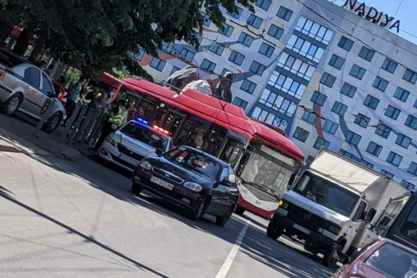 ДТП у центрі Франківська: рух тролейбусів змінено