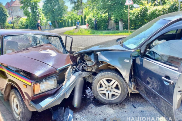 Троє людей травмувались в ДТП на Івано-Франківщині: поліція з’ясовує обставини