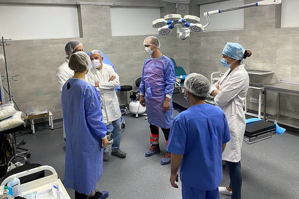 Хірурги зі США оперуватимуть військових з травмами голови та шиї у Івано-Франківську
