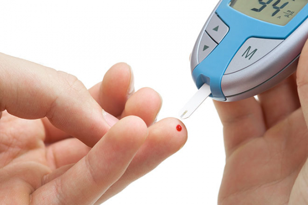 В Івано-Франківську безкоштовно вимірюватимуть рівень цукру: для раннього виявлення діабету