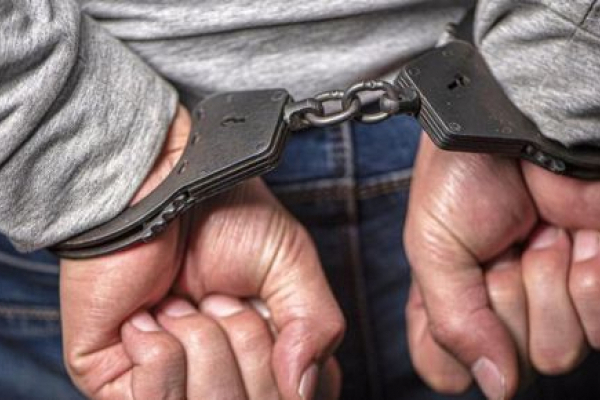 На Прикарпатті затримали вуличного грабіжника: зловмисник скривдив та пограбував прикарпатку