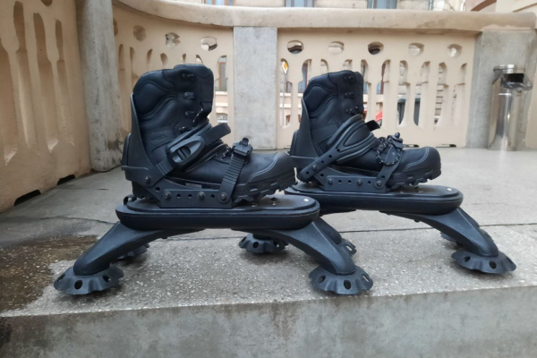 Волонтери з Франківська прикупили рідкісні протимінні чоботи для спецпризначенців