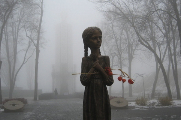 Голодомор - це геноцид українського народу: так вважають 96% мешканців західних областей  
