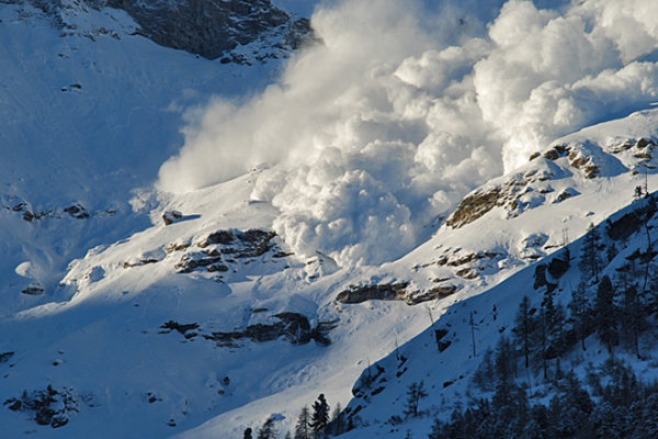 Будьте обачні: у горах Прикарпаття – значна сніголавинна небезпека
