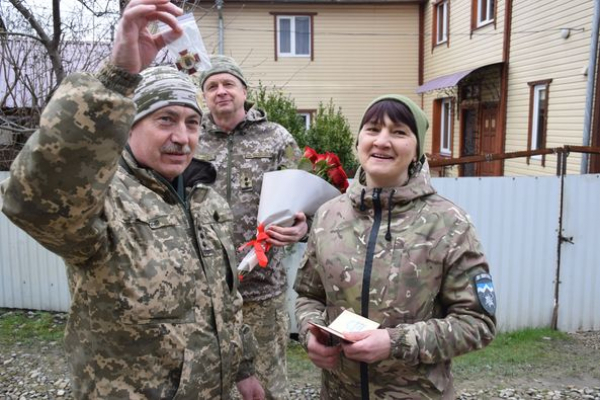 Нагородили захисницю з Верховинщини: Медикиня 10-ої окремої гірсько-штурмової бригади 