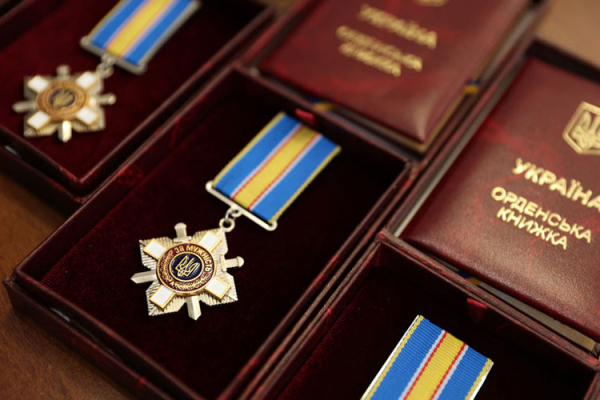 Президент відзначив орденами чотирьох бійців 10 гірсько-штурмової бригади 