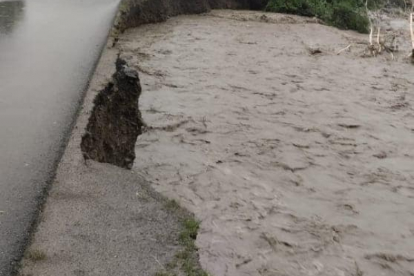 Масові підтоплення та евакуації на Львівщині: зливи зруйнували мости, дороги, затоплено будинки