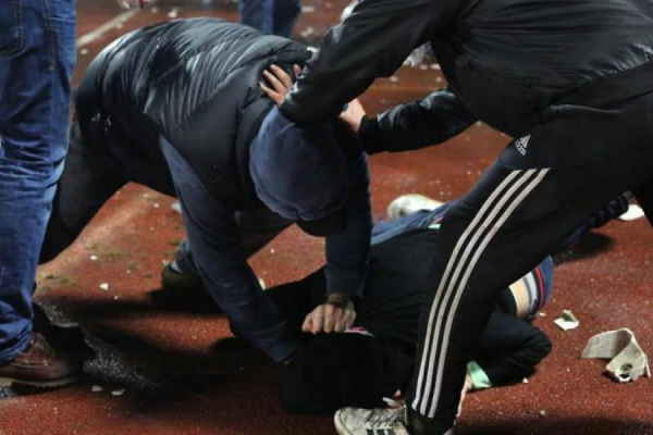 За бійку підлітків на Косівщині взялась поліція: почали перевірку і розшукують свідків