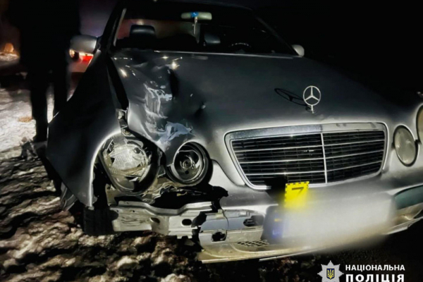На Косівщині Mercedes збив 24-річну жінку - вона померла у лікарні