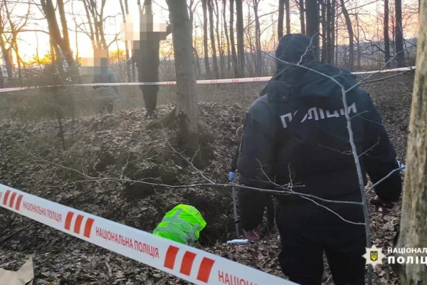 Жахаючий злочин на Прикарпатті: чоловік убив і закопав у лісі сестру