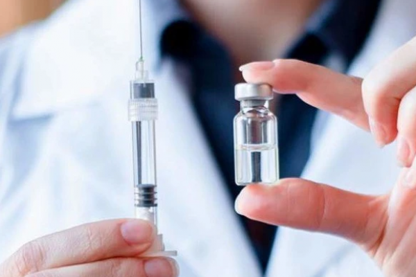 Українським аптекам дозволили проводити вакцинування